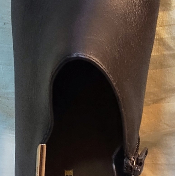 Coach heels size 7.5 - Picture 10 of 11